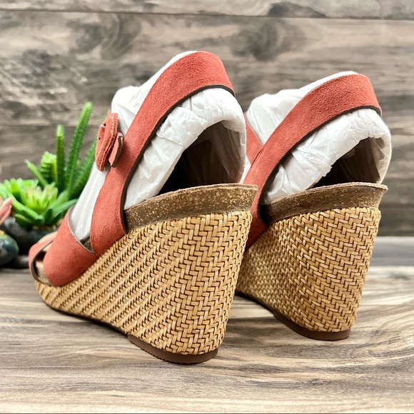 NIB Sofft Casidy Coral Suede Platform Wedge Sandal - Picture 9 of 12